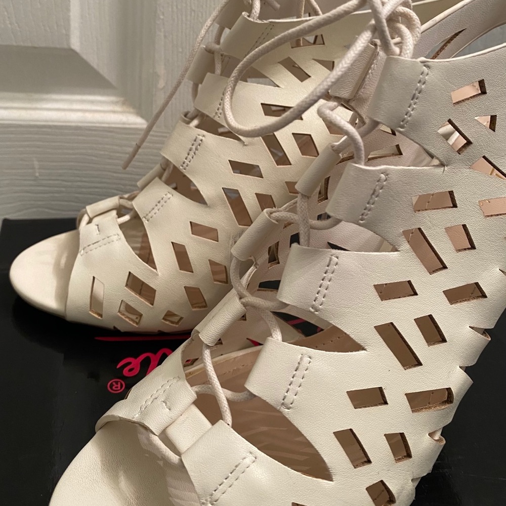 High heels - Picture 4 of 8